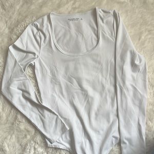 Abercrombie & Fitch NEVER WORN white bodysuit no tags long sleeve